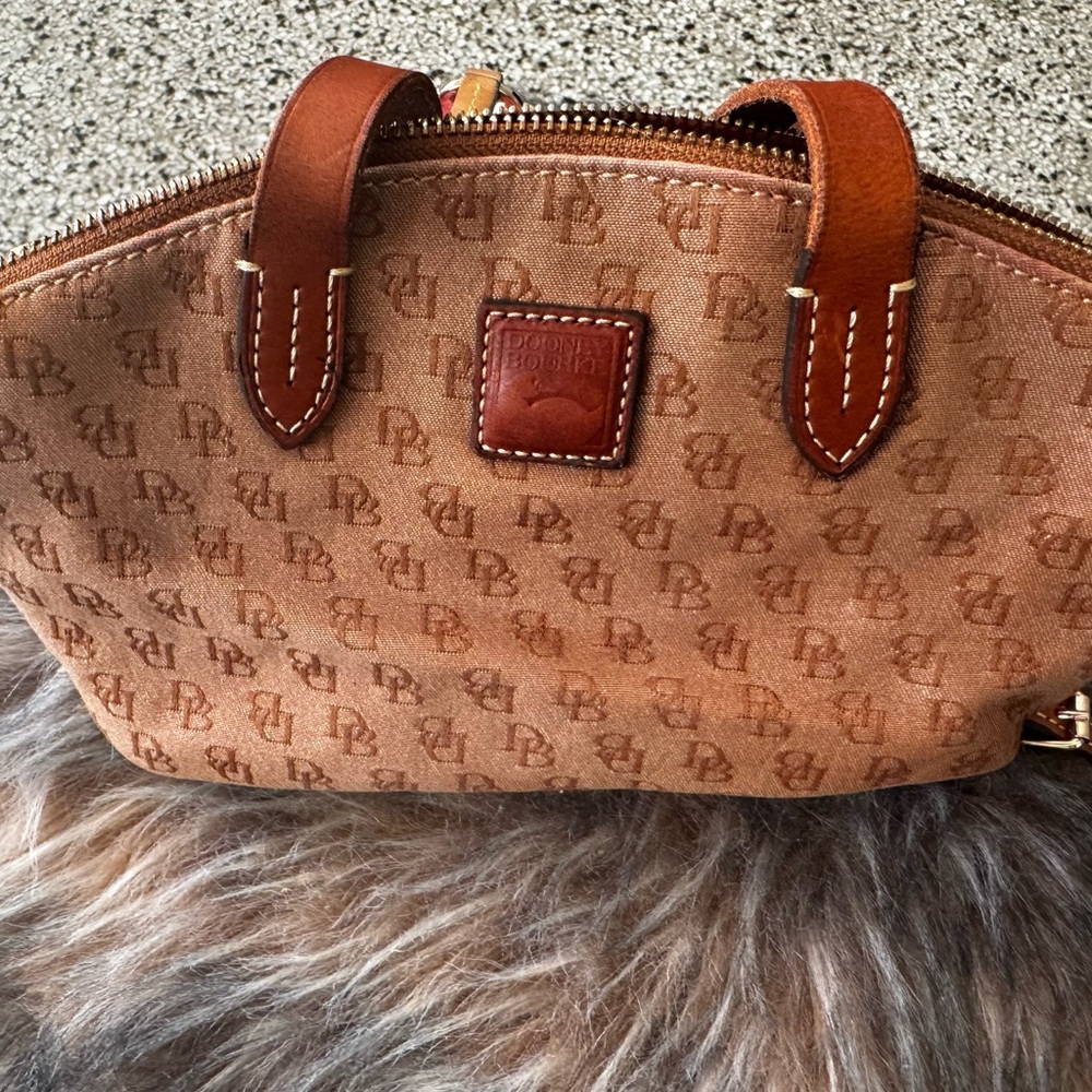 Dooney & Bourke small purse